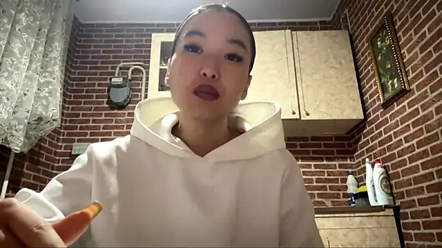 EmmaLeexth online show from 20, 12, 2025