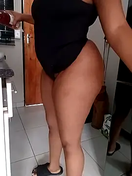 Snapshot of FeminineLady chatting on 17, 2, 2026 FeminineLady online show from 17, 2, 2026