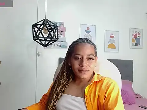 Snapshot of Amber__s chatting on 18, 9, 2025 Amber s online show from 18, 9, 2025