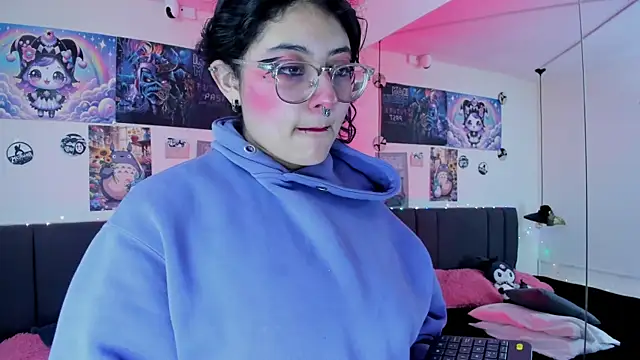 Snapshot of SabrinaV_ chatting on 20, 5, 2026 SabrinaV online show from 20, 5, 2026
