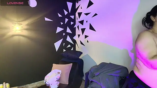 AgataThompson  online show from 17, 10, 2025