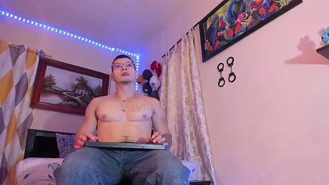 Snapshot of Matt_your_master_ chatting on 5, 10, 2025 Matt your master online show from 5, 10, 2025