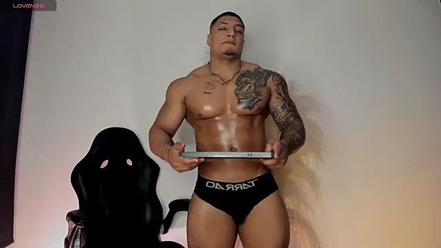 Snapshot of chrizmacgregor chatting on 29, 9, 2025 chrizmacgregor online show from 29, 9, 2025