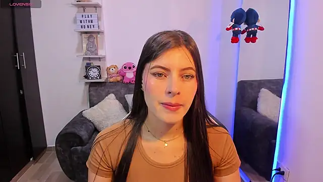 Snapshot of AdelaParker chatting on 14, 10, 2025 AdelaParker online show from 14, 10, 2025