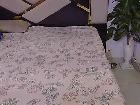 Lovelyy-couple online show from 1, 11, 2025