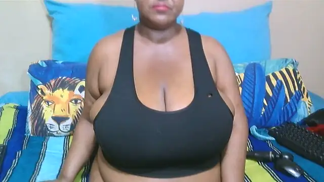 GAIGANTICBOOBS online show from 12, 4, 2026