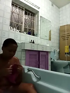 BubblyBeautiful online show from 2, 11, 2025