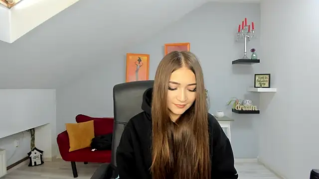 Snapshot of EllaClarke chatting on 19, 10, 2025 EllaClarke online show from 19, 10, 2025