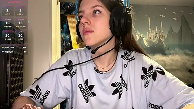 Elira Breeze online show from 5, 1, 2026