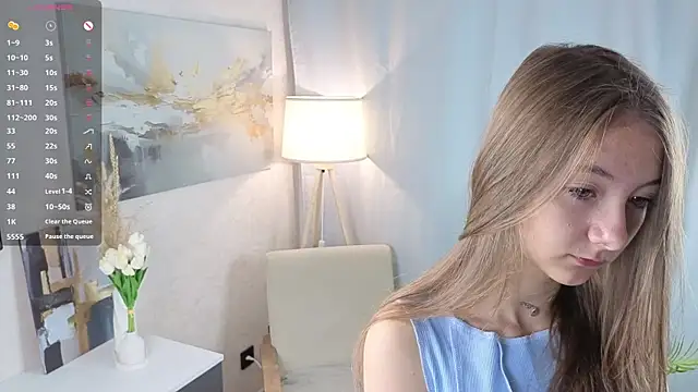 Snapshot of YuriKastner chatting on 5, 10, 2025 YuriKastner online show from 5, 10, 2025