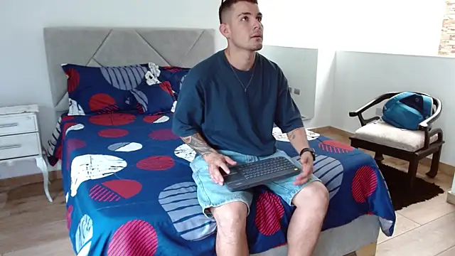 BooyHott  online show from 23, 9, 2025