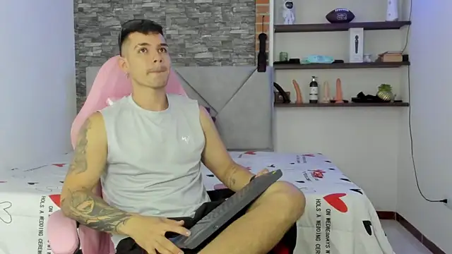 Snapshot of BooyHott_ chatting on 11, 1, 2026 BooyHott online show from 11, 1, 2026