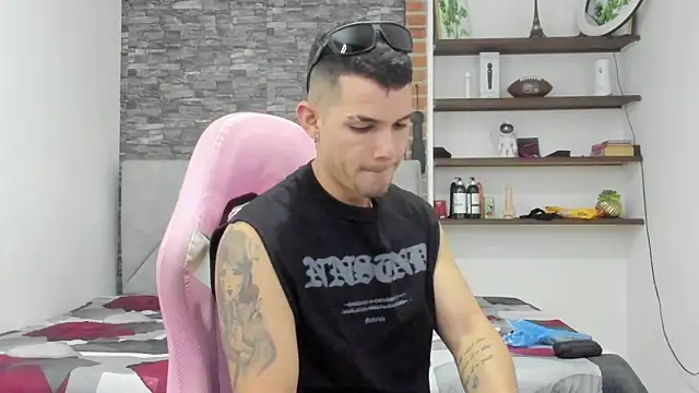 Snapshot of BooyHott_ chatting on 14, 2, 2026 BooyHott online show from 14, 2, 2026