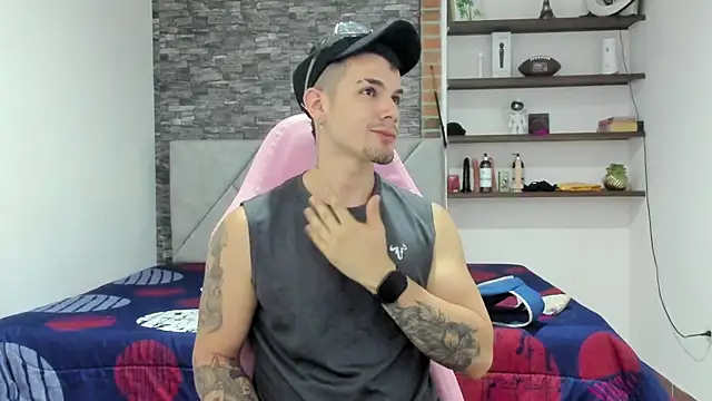 Snapshot of BooyHott_ chatting on 18, 2, 2026 BooyHott online show from 18, 2, 2026