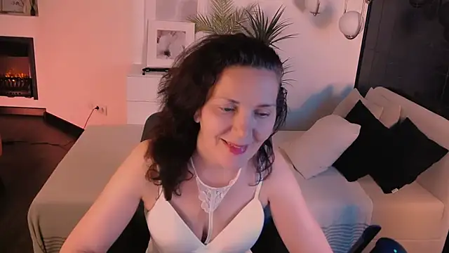 Irene Marlow online show from 17, 10, 2025