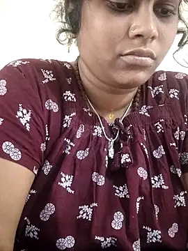 Snapshot of sweetqueen143 chatting on 6, 11, 2025 sweetqueen143 online show from 6, 11, 2025