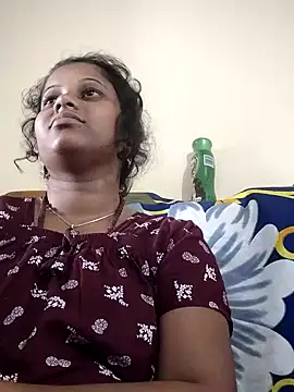 Snapshot of sweetqueen143 chatting on 7, 11, 2025 sweetqueen143 online show from 7, 11, 2025