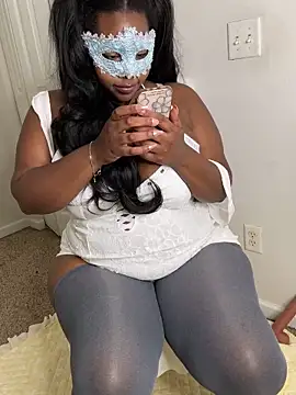 Snapshot of EbonyPwincess chatting on 13, 10, 2025 EbonyPwincess online show from 13, 10, 2025