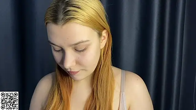 Elvira8cute online show from 5, 12, 2025