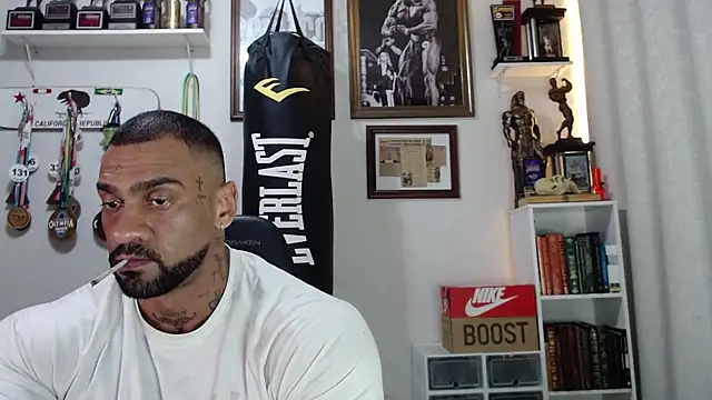 henryhadesflirt online show from 3, 11, 2025