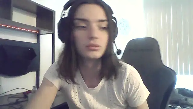 Luna Samosienko online show from 1, 10, 2025