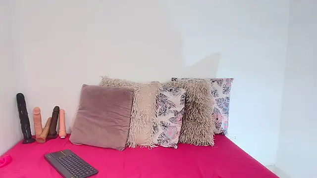 SaraGuzmann online show from 26, 3, 2026