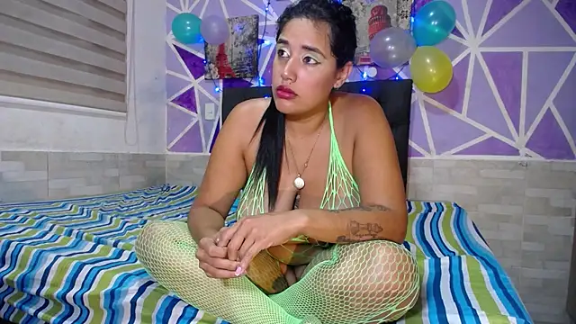 Snapshot of Brittany_and_wizkhal chatting on 27, 9, 2025 Brittany and wizkhal online show from 27, 9, 2025