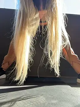 Valeriacris online show from 5, 5, 2026