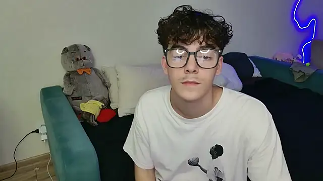 Snapshot of dreamgonetan chatting on 4, 10, 2025 dreamgonetan online show from 4, 10, 2025