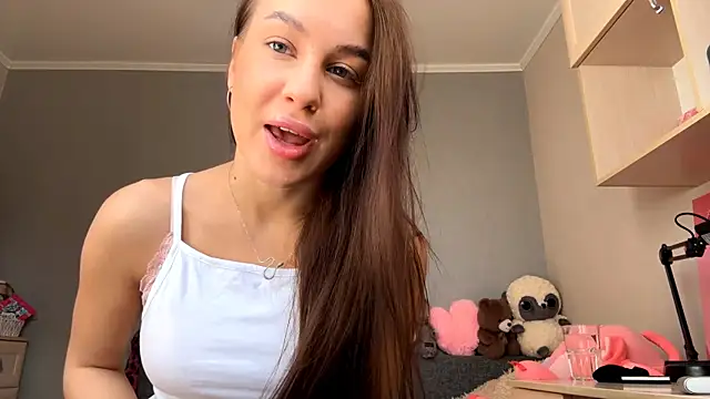 Snapshot of KAtieSim chatting on 2, 10, 2025 KAtieSim online show from 2, 10, 2025