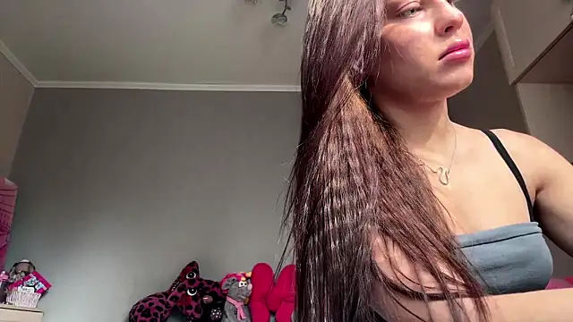 Snapshot of KAtieSim chatting on 9, 10, 2025 KAtieSim online show from 9, 10, 2025