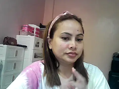 Snapshot of Amarrahlyn chatting on 18, 5, 2026 Amarrahlyn online show from 18, 5, 2026