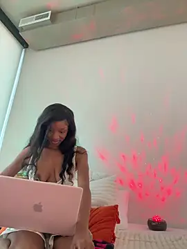 LoveDreaux online show from 16, 12, 2025