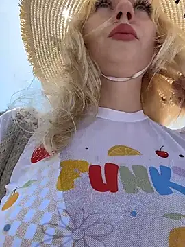 RonnieKiss online show from 7, 2, 2026