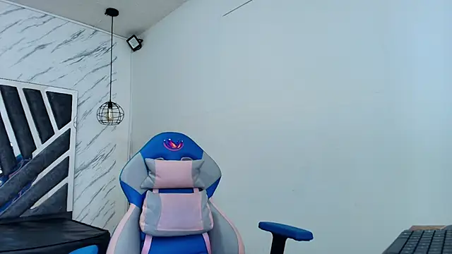 lorem adams online show from 21, 11, 2025