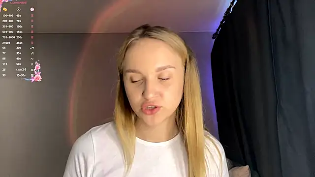 Snapshot of TanekaBoitel chatting on 23, 9, 2025 TanekaBoitel online show from 23, 9, 2025