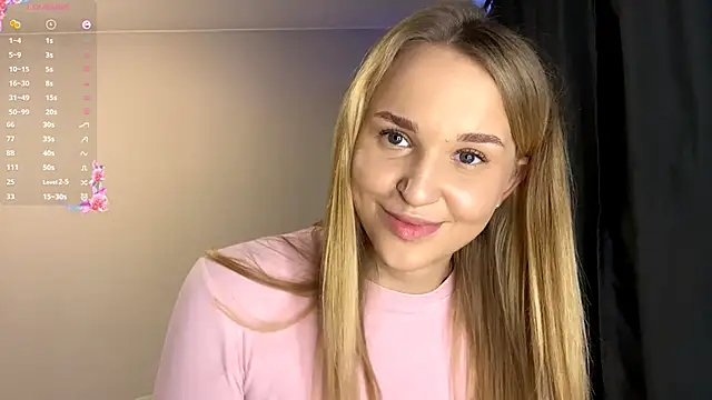 Snapshot of TanekaBoitel chatting on 7, 10, 2025 TanekaBoitel online show from 7, 10, 2025