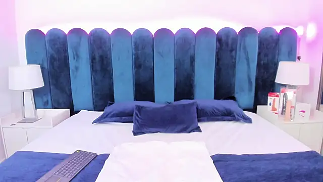 VanessaParis   online show from 7, 11, 2025