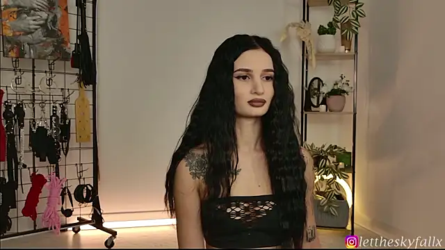 lettheskyfallx online show from 18, 3, 2026