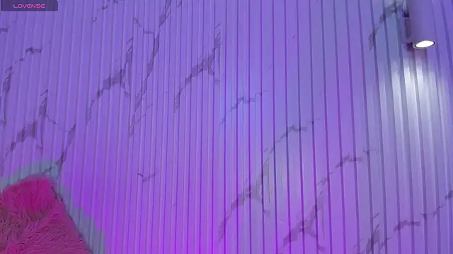 Snapshot of Missdionne_curly chatting on 25, 10, 2025 Missdionne curly online show from 25, 10, 2025