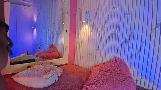 Snapshot of Missdionne_curly chatting on 29, 11, 2025 Missdionne curly online show from 29, 11, 2025