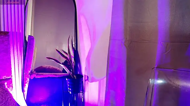 Missdionne curly online show from 27, 3, 2026