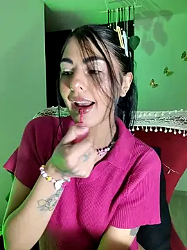 ValeNiitaLuv online show from 4, 7, 2026