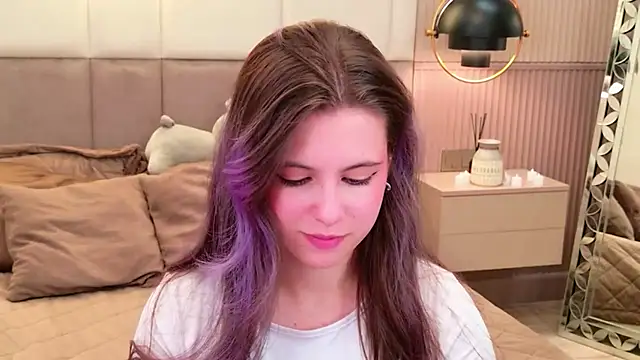 Akira Halls online show from 13, 11, 2025