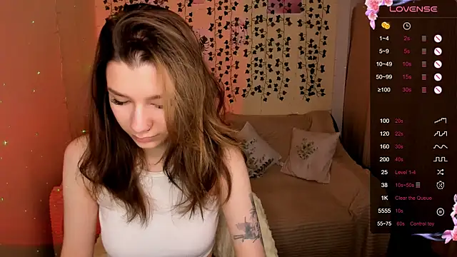 LinaBlossom  online show from 16, 11, 2025