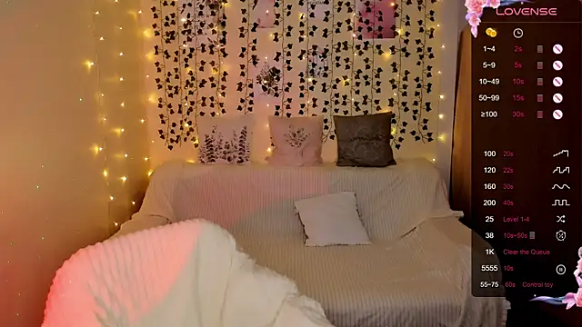 LinaBlossom  online show from 23, 11, 2025