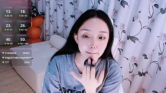 Niannian- online show from 6, 11, 2025