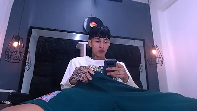 Daniel delux  online show from 21, 11, 2025