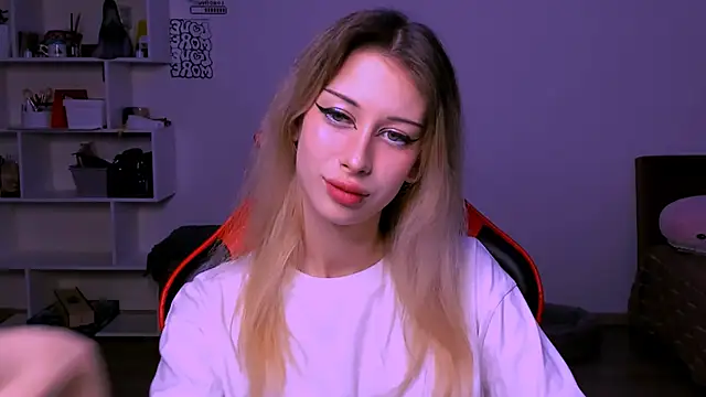 Lori lolii online show from 13, 11, 2025