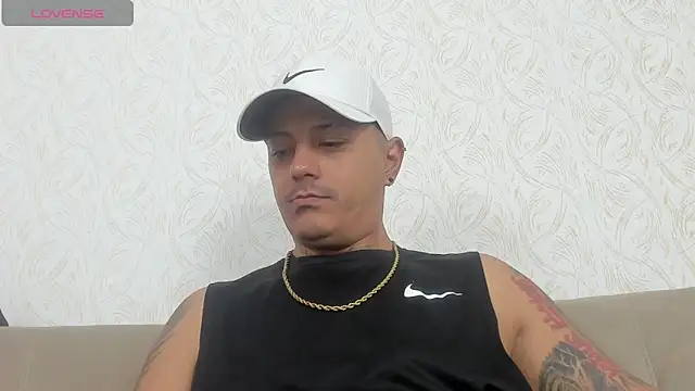 MaximoHall86 online show from 10, 10, 2025